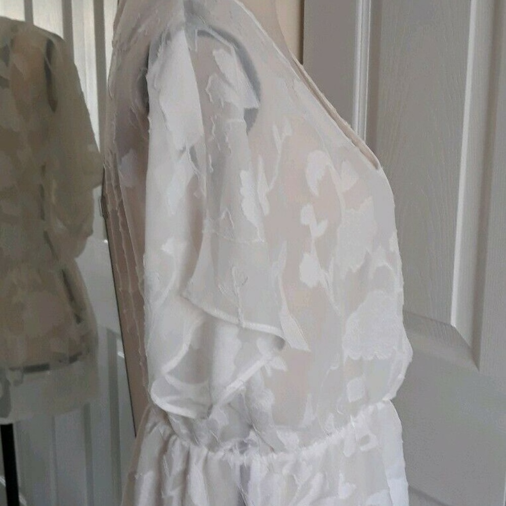 Marc New York White Sheer Floral Blouse Women's Size M Tie Waist V Neck Top - Picture 5 of 7